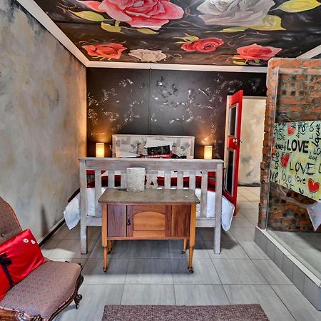 Iszis Guest House Bloemfontein Dış mekan fotoğraf