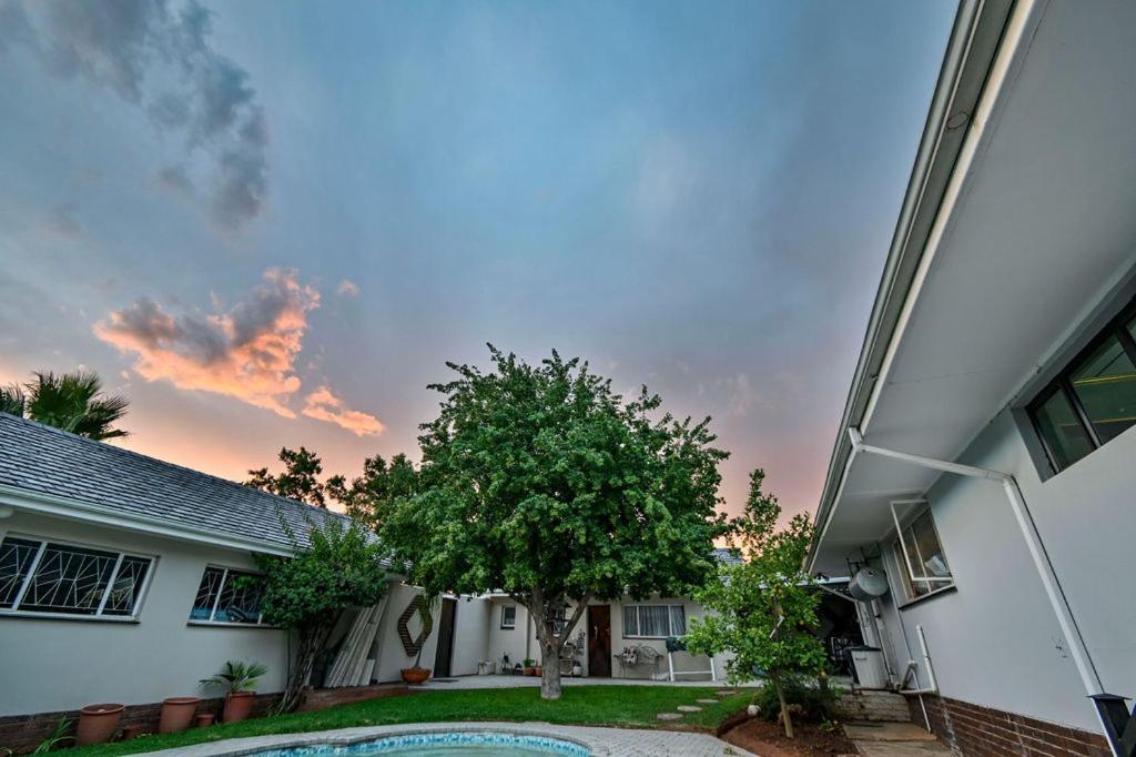 Iszis Guest House Bloemfontein Dış mekan fotoğraf
