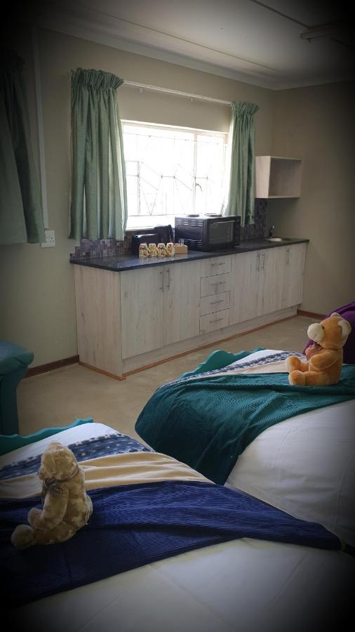 Iszis Guest House Bloemfontein Dış mekan fotoğraf